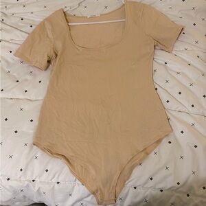 Women’s Scoop Neck Short Sleeve Bodysuit - Nude L